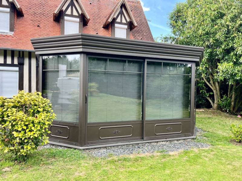 Store intérieur Bandalux vue extérieure