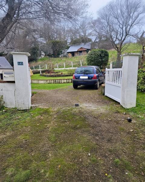 Portail aluminium 2 vantaux Kosutm à Cabourg 