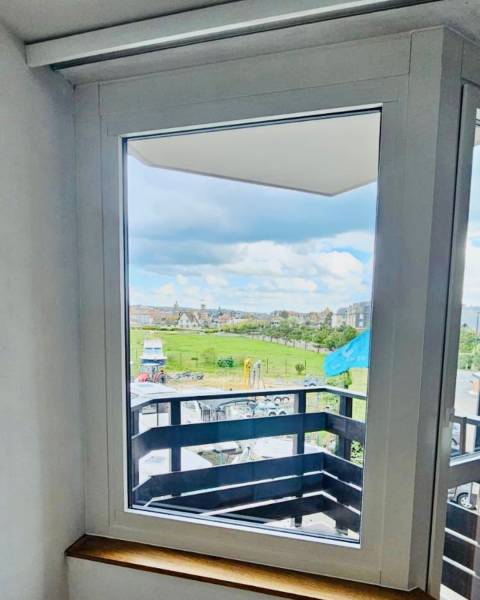 Installation de fenêtres aluminium Bochassy au coeur de Deauville 6